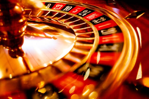 ratu platform interface showing slot tournaments and live-dealer tables