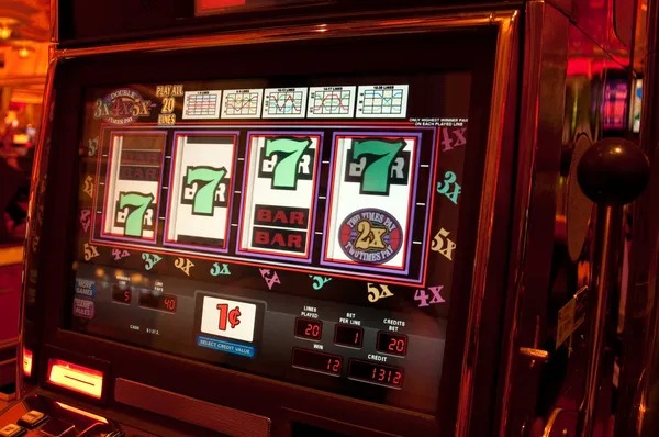 ratu Monopoly Live prediction interface with stake selection and payout calculator